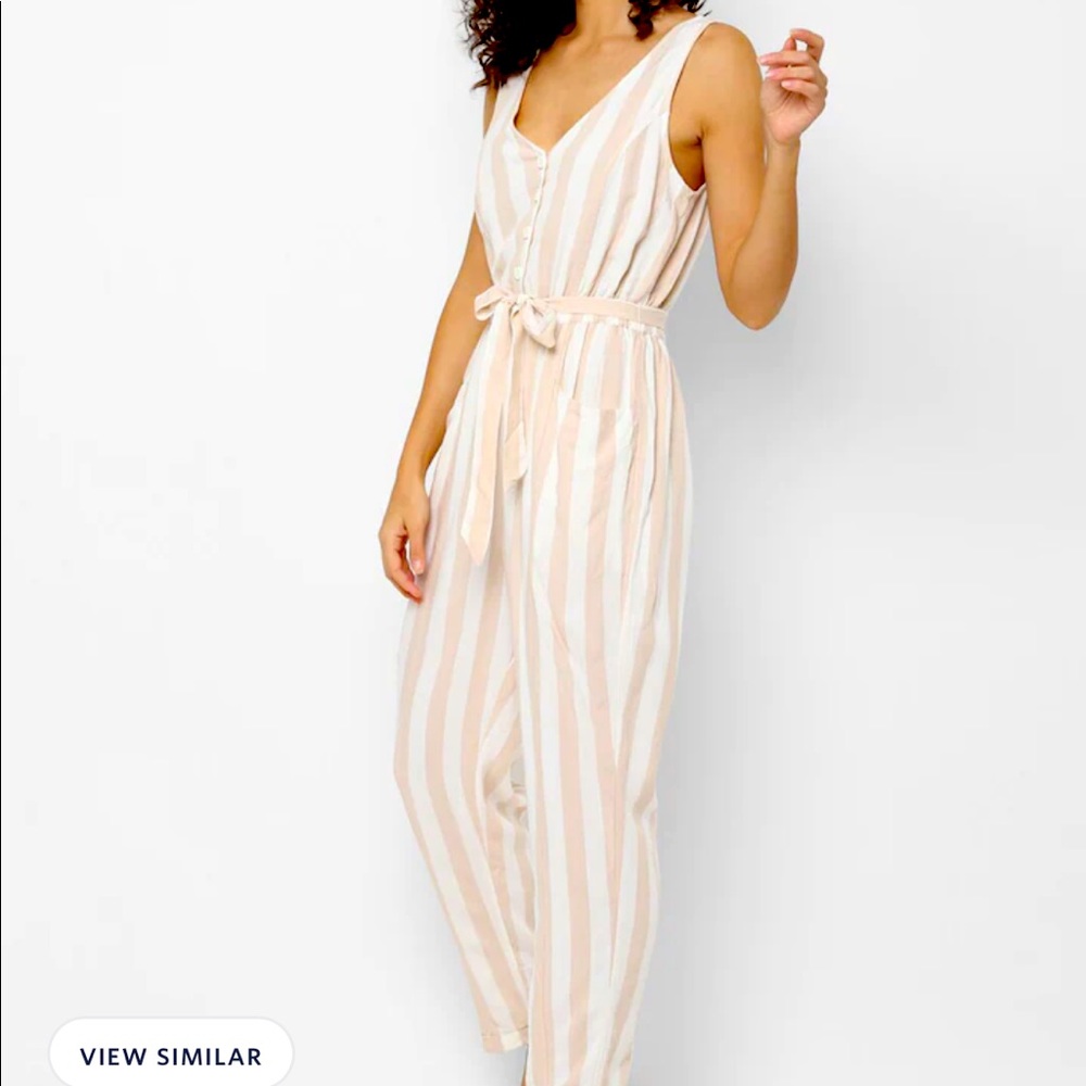 American eagle brand new Stunning beige white stripes jumpsuit 🌸🌸 - Picture 3 of 5
